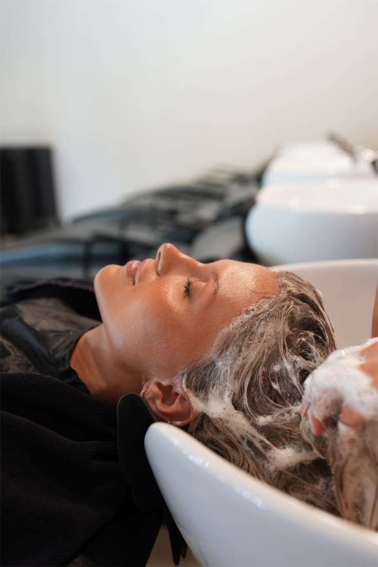 Water therapy during the Slon Hair head spa